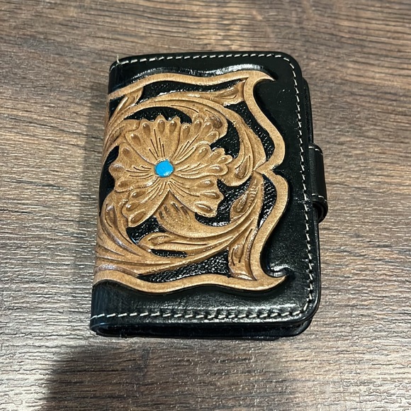 Hand tooled leather wallet - Picture 2 of 6